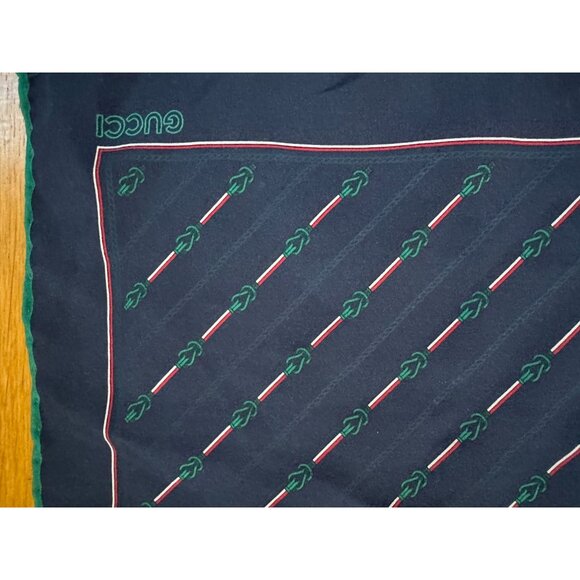 Italy Gucci Beautiful Authentic Scarf 16.5" x 16" 100% Silk - Picture 4 of 4